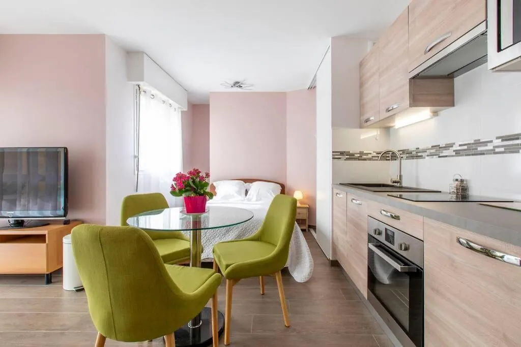 Appartement Terrasse Stella Casino Centre Classe 3 Etoiles Aix-les-Bains 0*,  France