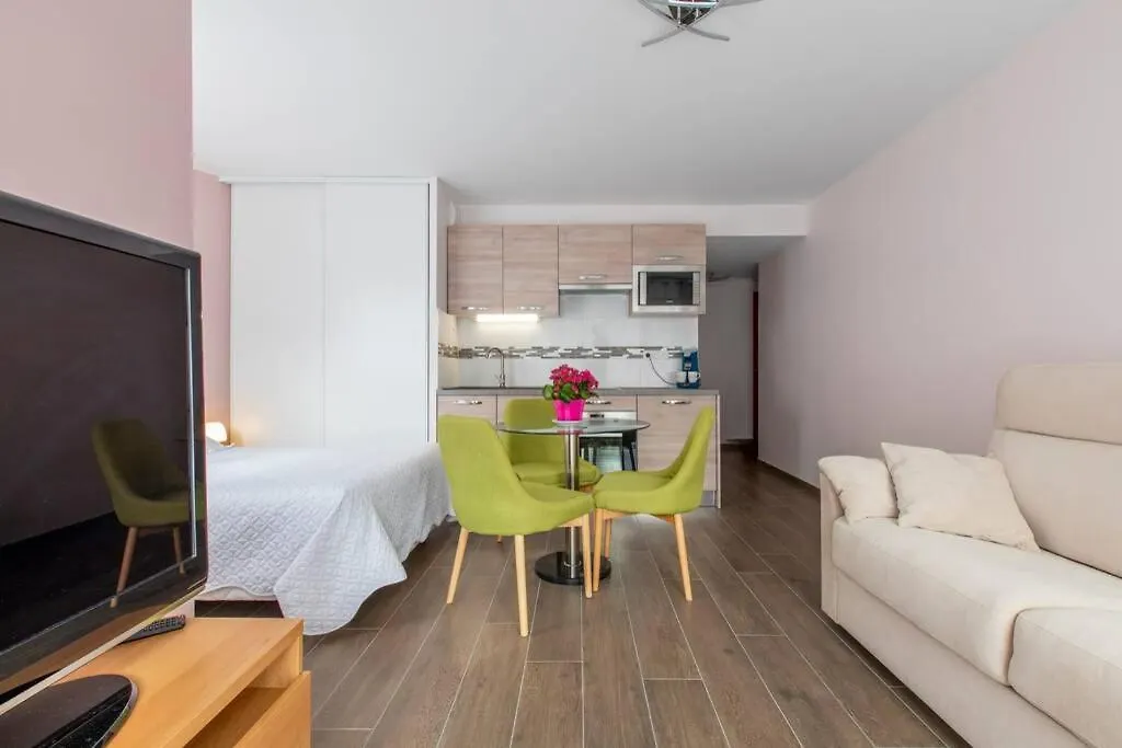 Appartement Terrasse Stella Casino Centre Classe 3 Etoiles Aix-les-Bains 0*,  France