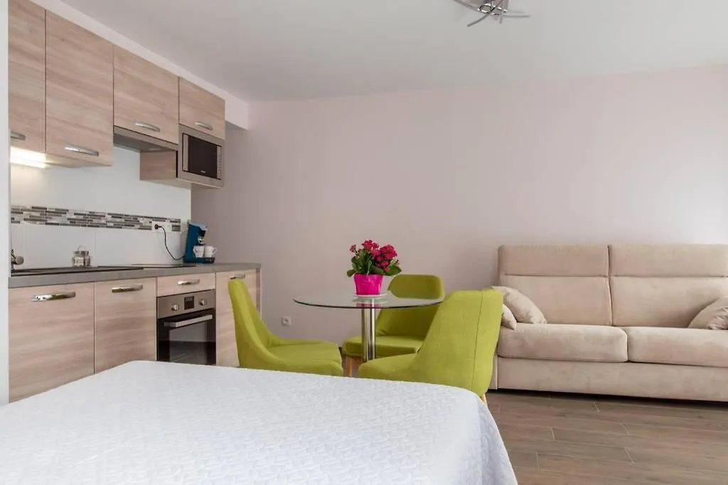 Appartement Terrasse Stella Casino Centre Classe 3 Etoiles Aix-les-Bains 0*,